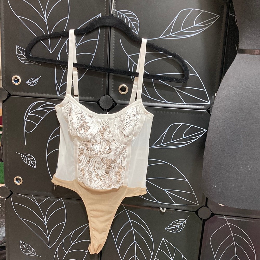 JLUXLABEL Off White NIYKEE Mesh and Lace Bodysuit Skirt  Size Small Brand New